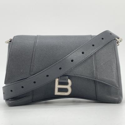 BALENCIAGA Downtown 736472 Сумка-клатч на 2 способа ношения через плечо Crossbody Диагональный ремень через плечо Логотип B Кожа Черный Женская Мужская Унисекс