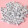 6 мм Белый фон Черные буквы Алфавит Квадратные бусины для изготовления браслетов и ювелирных изделий своими руками