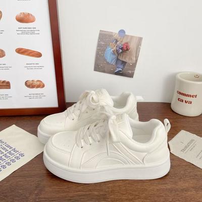 Туфли молочно-белые с толстой подошвой, женская кожаная поверхность, весна 2025, новые шикарные нишевые дышащие универсальные студенческие спортивные маленькие белые туфли