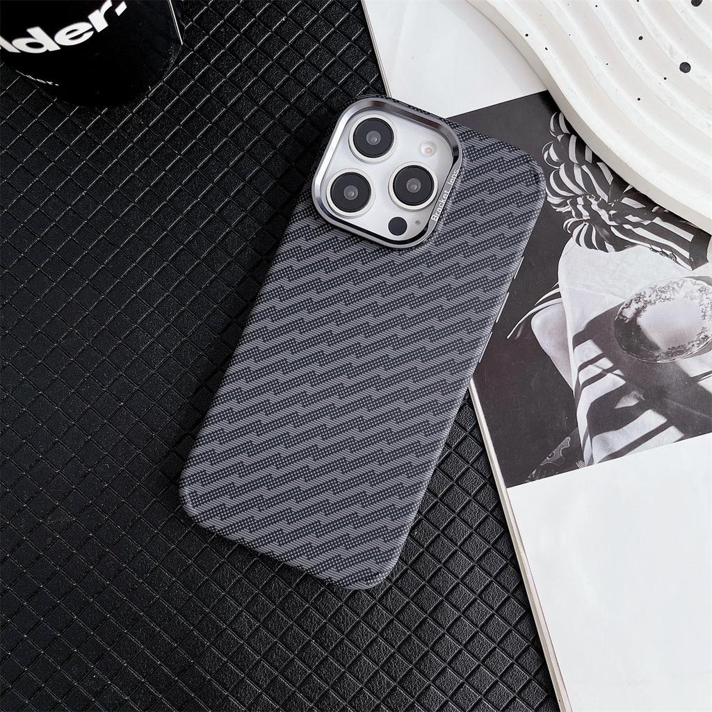 The Checkered British Magnetic Phone Case Is Suitable for IPhone15pro Cases, 14max Cases and Apple 16plus Cases