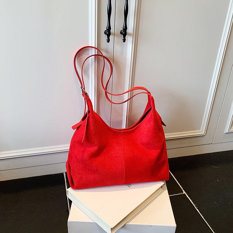 Стильная замшевая сумка-тоут на одно плечо в стиле ретро: Универсальная сумка-мессенджер большой вместимости