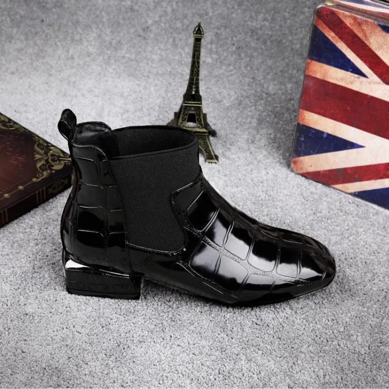 Лакированная кожа женские короткие сапоги новые четыре сезона британская мода плюшевые удобные сапоги женские уличные повседневные туфли для ходьбы