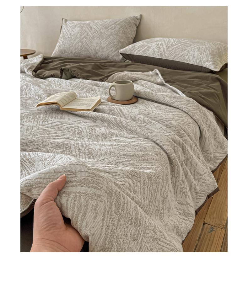 2026 new cotton A-class three-layer yarn washed cotton jacquard soybean summer quilt