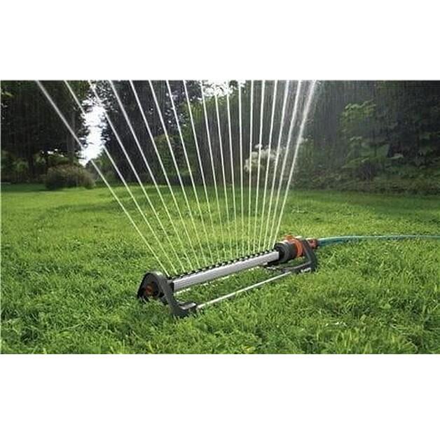 Дождеватель маятниковый Gardena Aqua L