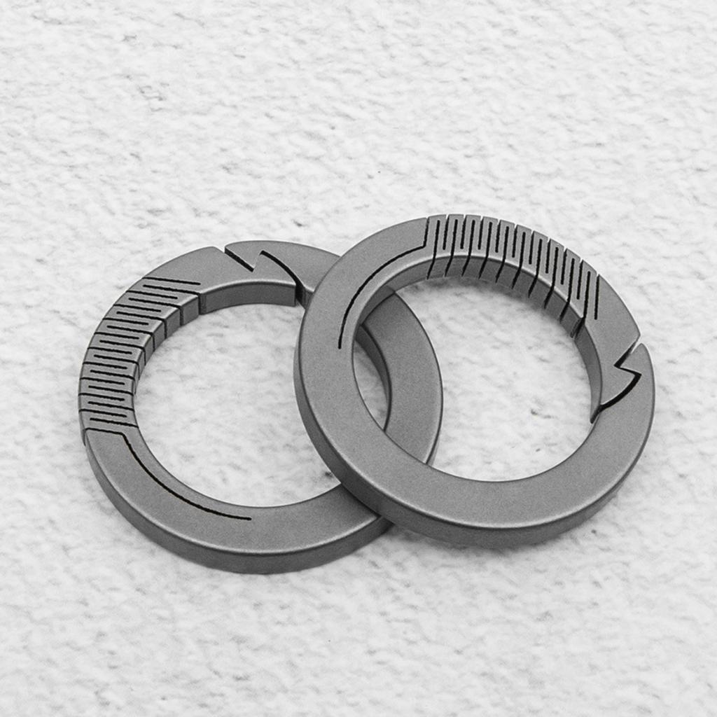 Titanium Ring Carabiner Keyring Anti-Lost Quick Release Key Rings Round Carabiner Clip Practical Tool for Women and Man