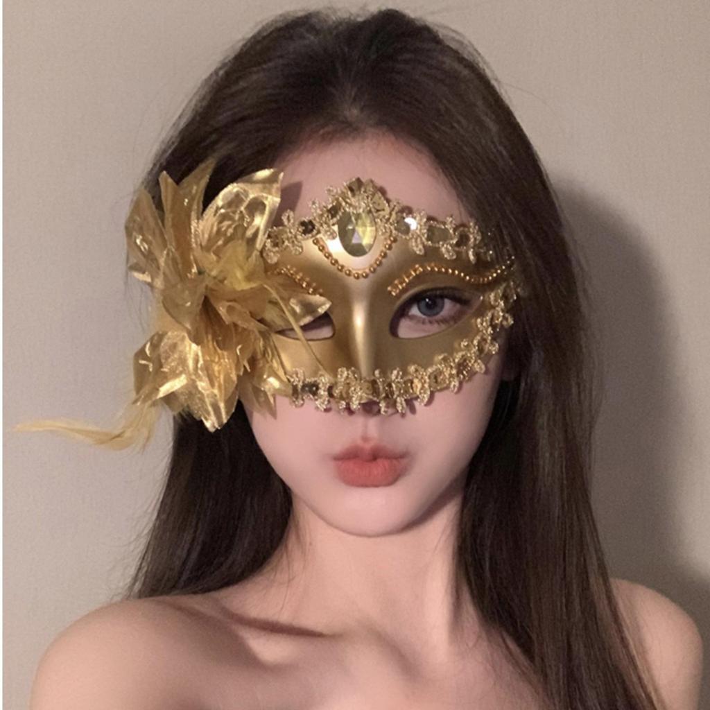 Сексуальная кружевная полумаска с перьями - аксессуар для макияжа на Хэллоуин и маскарада