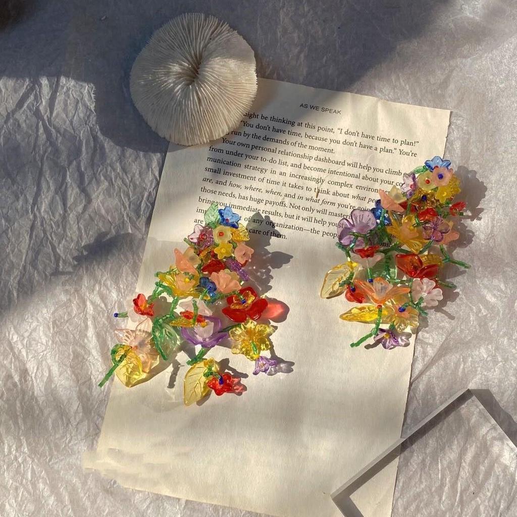 Персонализированные серьги ручной работы с цветочным узором и бусинами для женщин — весенне-летний дизайн с длинными листьями