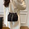 1 Piece of Solid Color Chain Bucket Bag, Fashionable Shoulder Crossbody Bag That Can Hold Mobile Phones