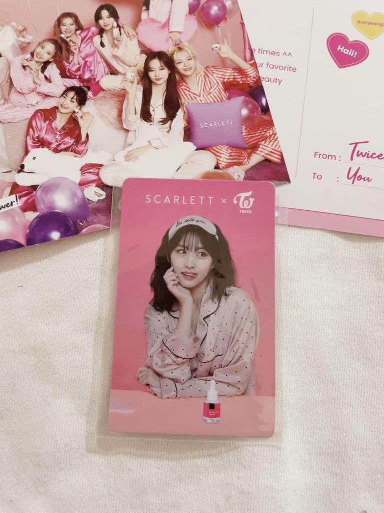 [USED] TWICE Momo SCARLETT