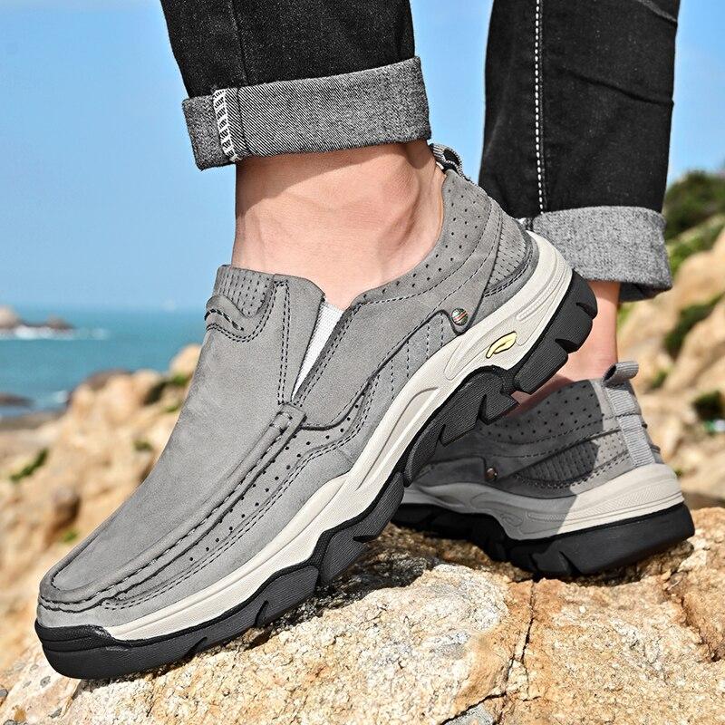 Men Casual Shoes Slip On Genuine Leather Sneakers Fashion Men Flats Autumn Shoes Black Comfortable Men Moccasins Flats