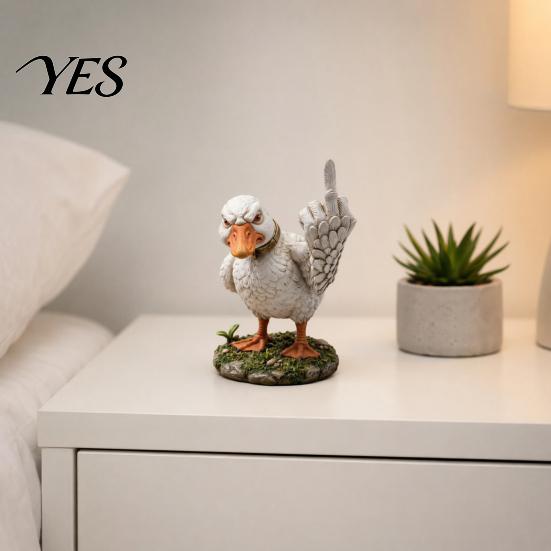 Middle Finger Duck Figurine Figurine, Angry Ornament, Resin Ornament Statue for Home Garden Office Desktop Decor Animal Ornaments