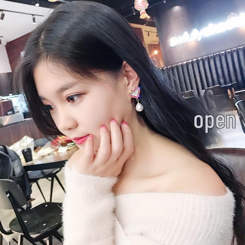 Серьги-подвески в форме сердца из серебра 925 пробы — модные, универсальные и в корейском стиле с акцентами из стразов