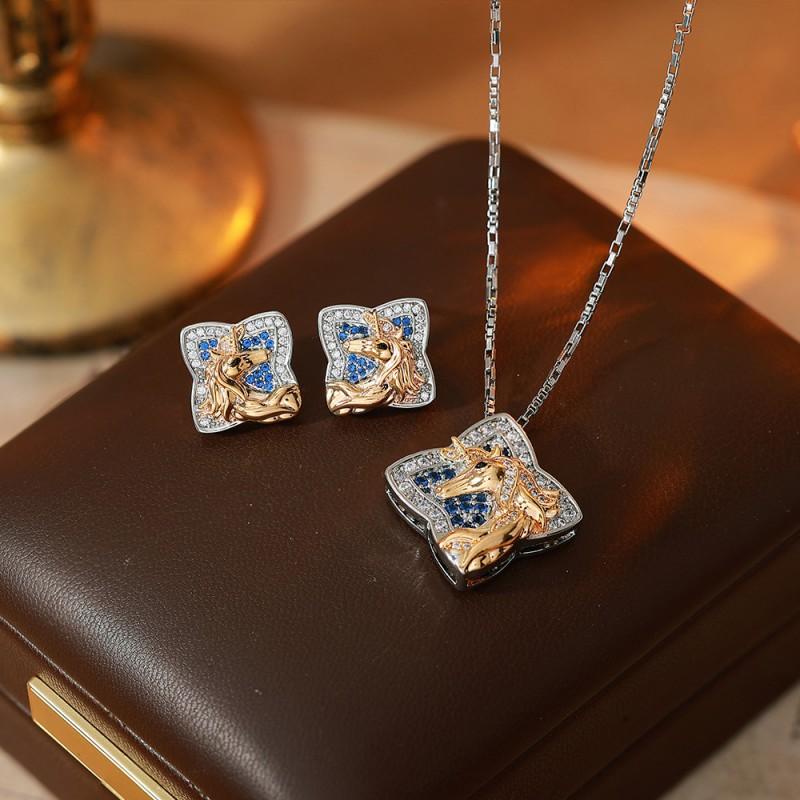 Elegant Vintage-Inspired Crystal-Embellished Four-Leaf Clover Necklace Unicorn Stud Earrings Set Women