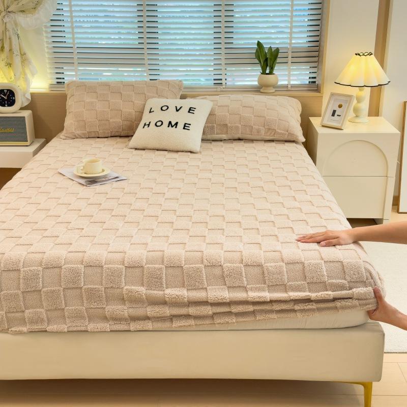 2025 New Autumn Winter Thick Fitted Sheet Milk Velvet Fitted Sheet Single Piece Coral Fleece Bed Cover Taffeta Mattress Protector