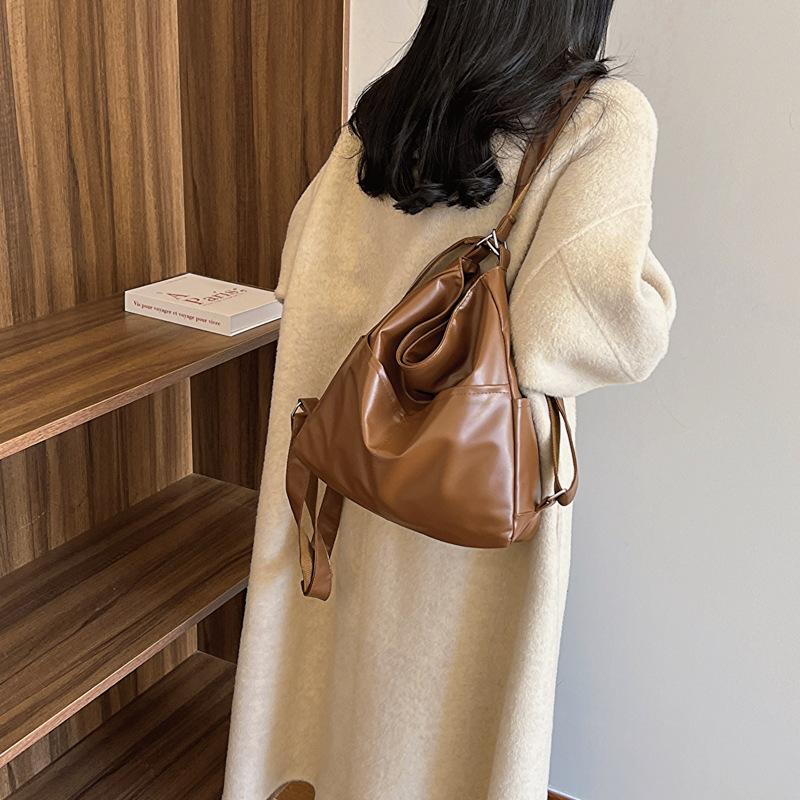 Осенне-зимняя ретро-сумка большого объема для женщин 2024 года, новая популярная иностранная универсальная сумка-мессенджер, модная сумка через плечо