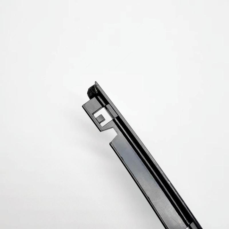 Suitable for the Peugeot 308S window Rear Hinged Side Doors bead 96779315XT 96779316XT T9 Slide Guide Trim