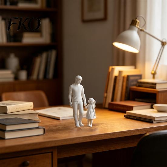 Bump Resistant Decoration Father and Daughter Figurines, Dad Statues Warm Hand-Holding Design, Elegant Family Sculpture Sculpted Handmade