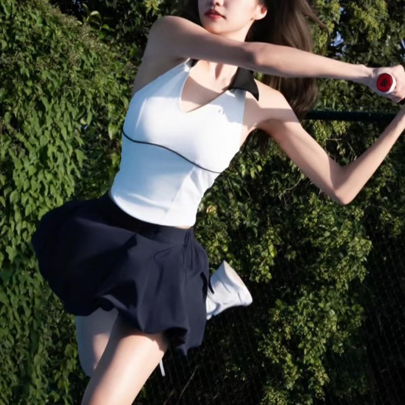 Womens Sporty Cropped Halter Top Color-Block Tennis Skirt Set With Built-in Bra Pad Badminton Volleyball Gym Wear