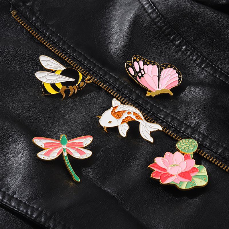 Unique Cartoon Animal Pins With Elegant Metal Badges For Stylish Outfits
