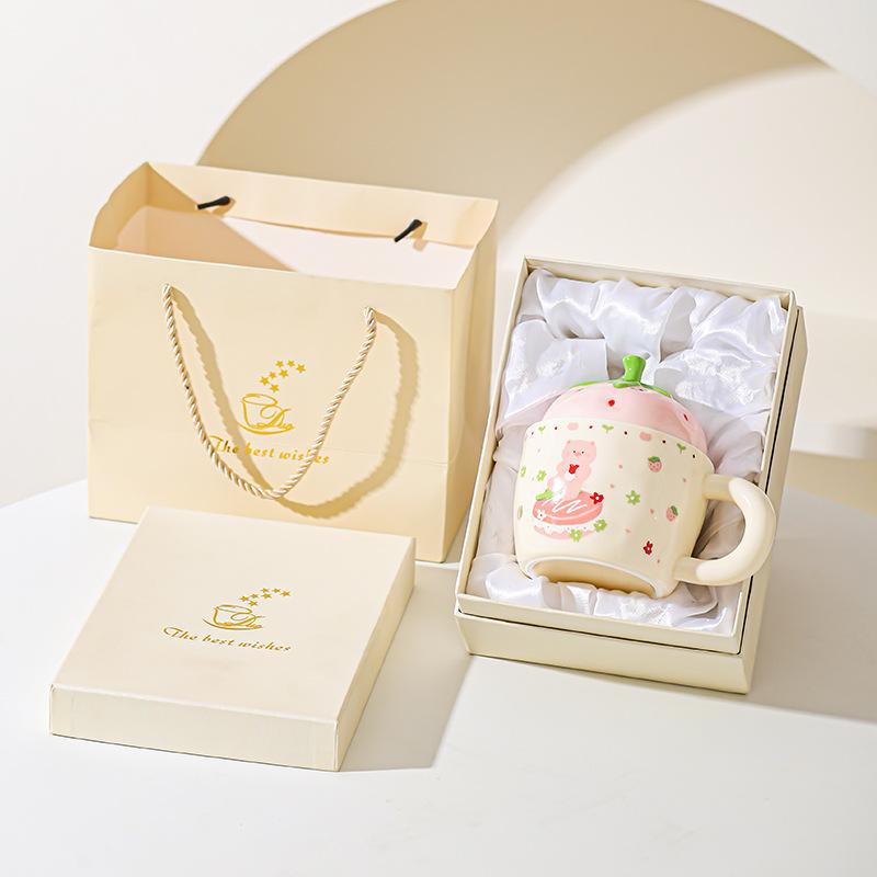 Керамическая чашка с крышкой «Клубничный медведь» для девочек, подарочная чашка для дома, кружка, высококачественная, для пары, для молока, для завтрака