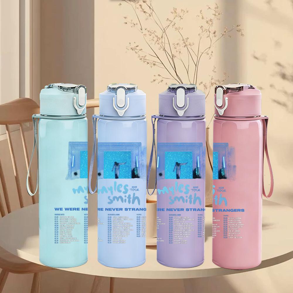 1PC Light blue city building sketch print 750ml colorful plastic sports water bottle leakproof pop up lid with straw for outdoor work home use