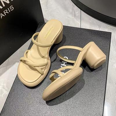 Стильные толстые каблуки, классные тапочки для женщин, летняя одежда 2025 года, новое модное слово с высоким каблуком, покрытие для ног для женщин, полудраг