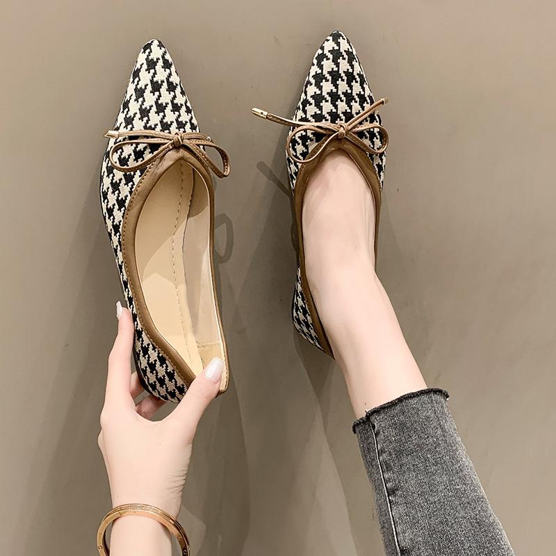 Новые легкие женские туфли с мелким носком 2024 года, модные повседневные туфли на плоской подошве, женские повседневные роскошные остроносые женские туфли, женская обувь