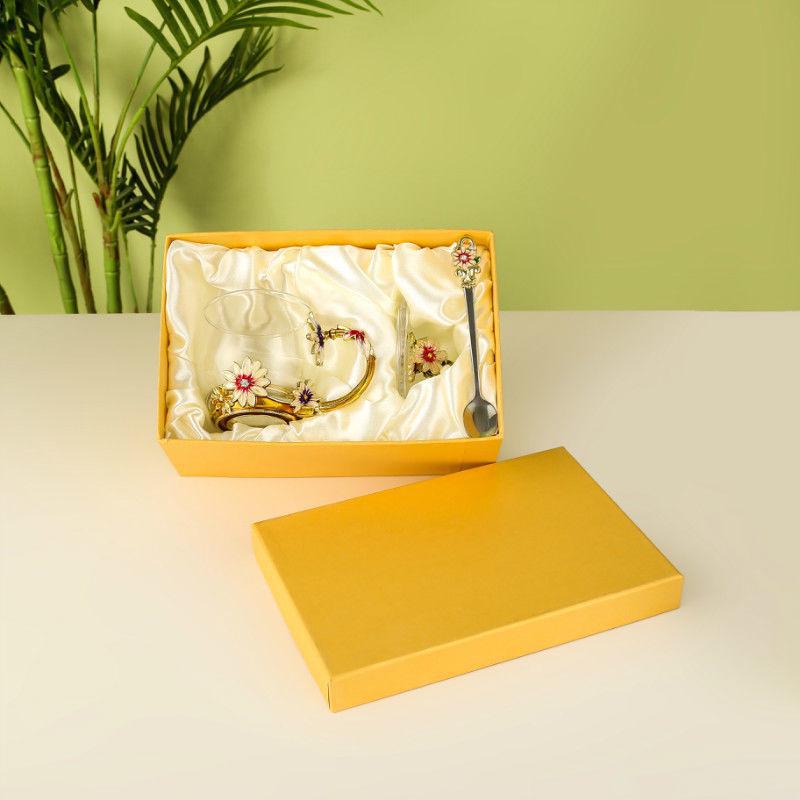 Чайная чашка из термостойкого хрустального стекла с эмалью Daisy — идеальный подарок на день рождения или праздник