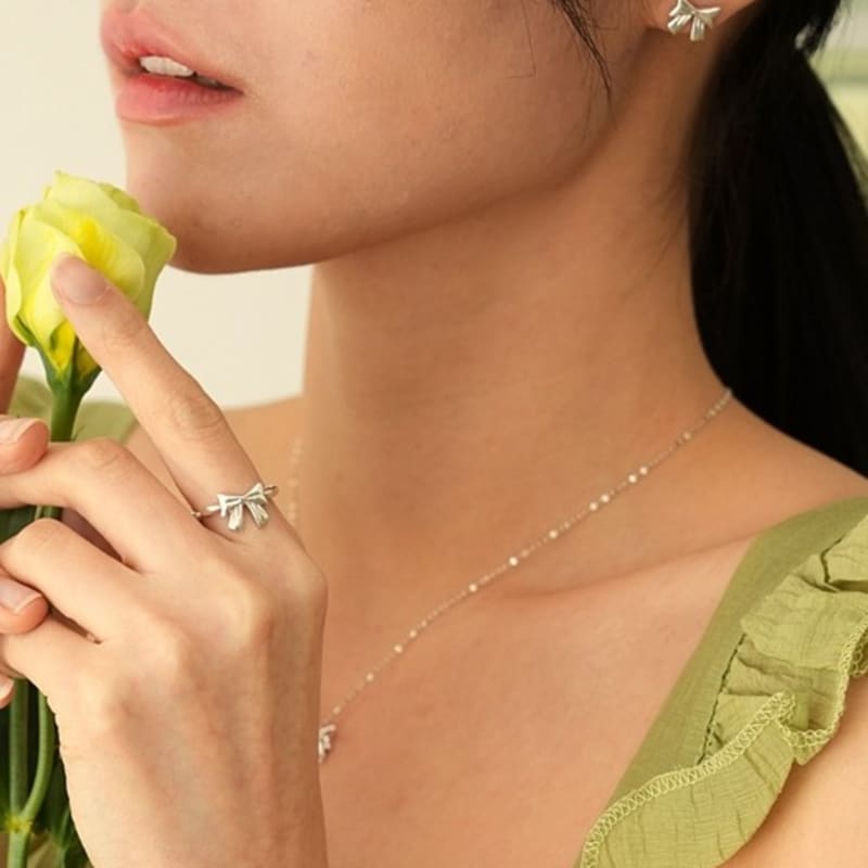 BELLOOGGI Ribbon Ring