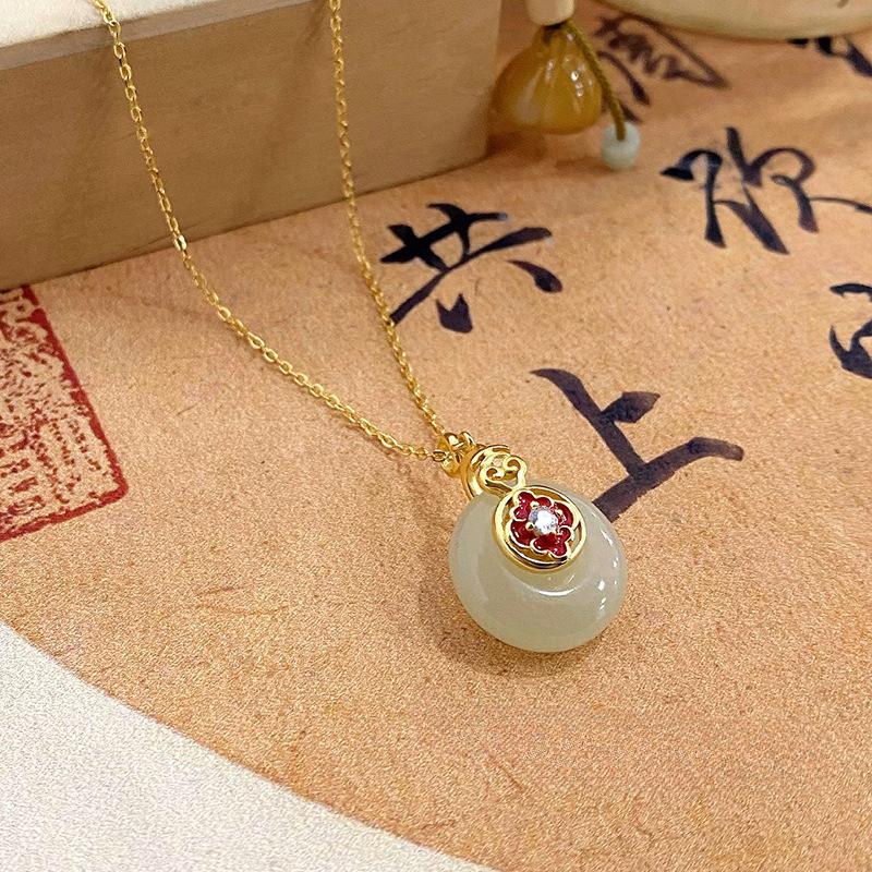 Новое китайское ожерелье с застежкой из нефрита Хотан для женщин с роскошью, высоким классом и элегантным темпераментом