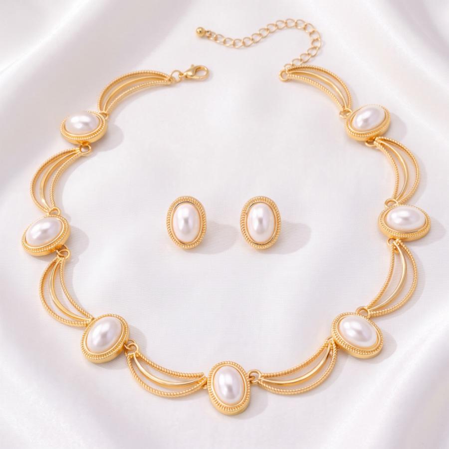 European and American court style women's earrings necklace set retro inlaid gemstone design high sense collarbone chain women