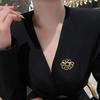 Женская Брошь Гладкая Поверхность Полый Дизайн Подсолнуха Булавка на Лацкан Нескользящая Застежка Значок для Шарфа Одежды Сумок Аксессуары