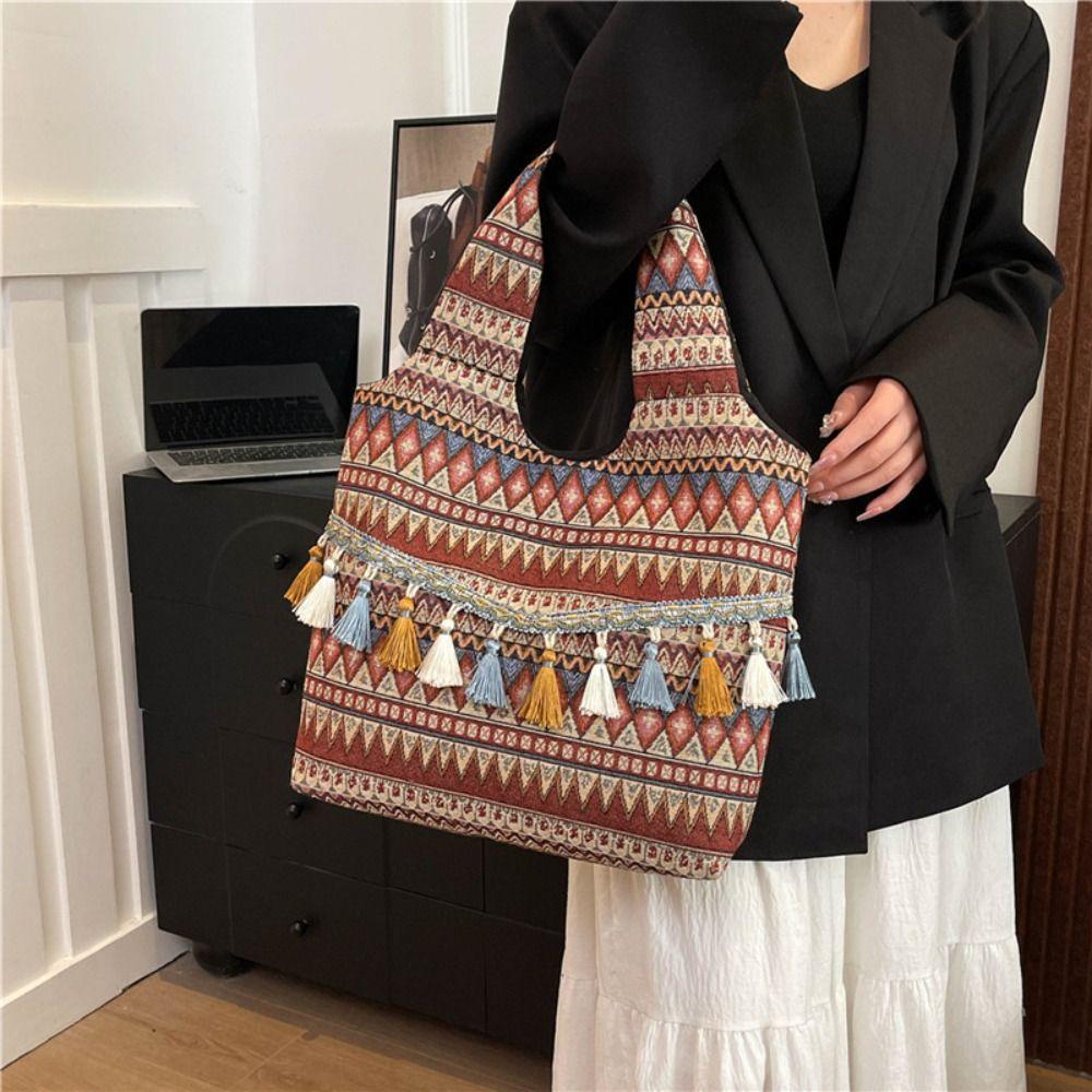 Retro Tassel Shoulder Bag Cloth Bohemian Messenger Bag Portable Ethnic Style Vest Bag  Women