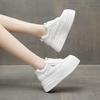 Маленькие повседневные туфли на толстой подошве, увеличивающие внутреннюю высоту, женские, весна 2025, новые популярные туфли на шнуровке, белые туфли-кеды