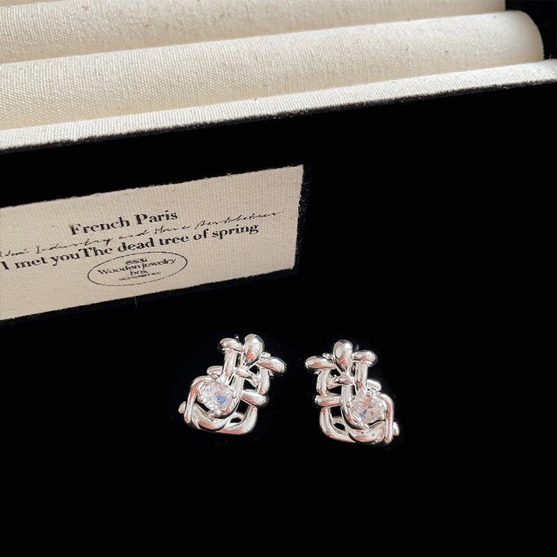 Niche Design Sense, инкрустированные бриллиантами, плетеные металлические серьги-гвоздики, женские уникальные индивидуальные изысканные легкие роскошные элегантные универсальные серьги