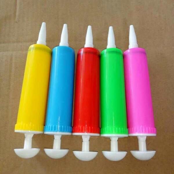 Компактный пластиковый ручной воздушный насос для надувания плавательных кругов и воздушных шаров