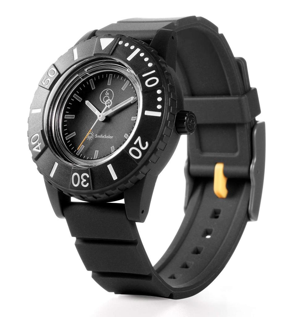 Аналоговый водонепроницаемый уретановый ремень Smile Solar Divers, черный [Citizen Q&Q] RP30-002 для мужчин