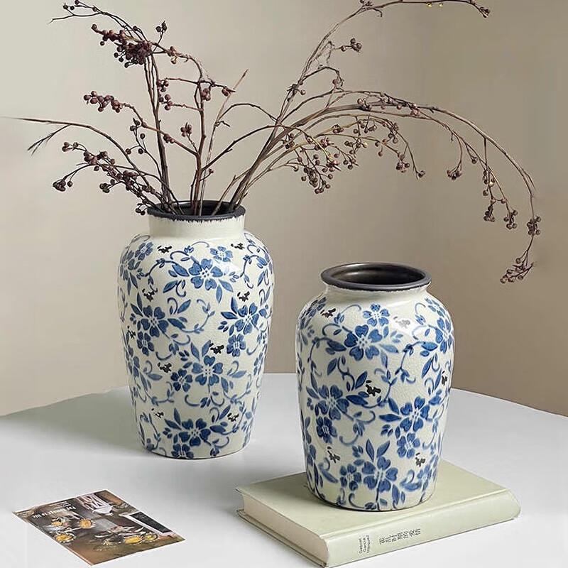 Коллекция элегантных декоративных цветочных ваз