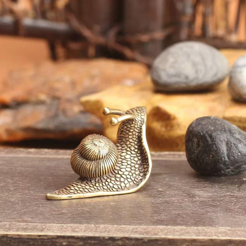 Solid Copper Snail Top Ornaments Brass Simulation Animal Figurines Tea Pet Miniatures Home Use Decorations Feng Shui Gift Idea