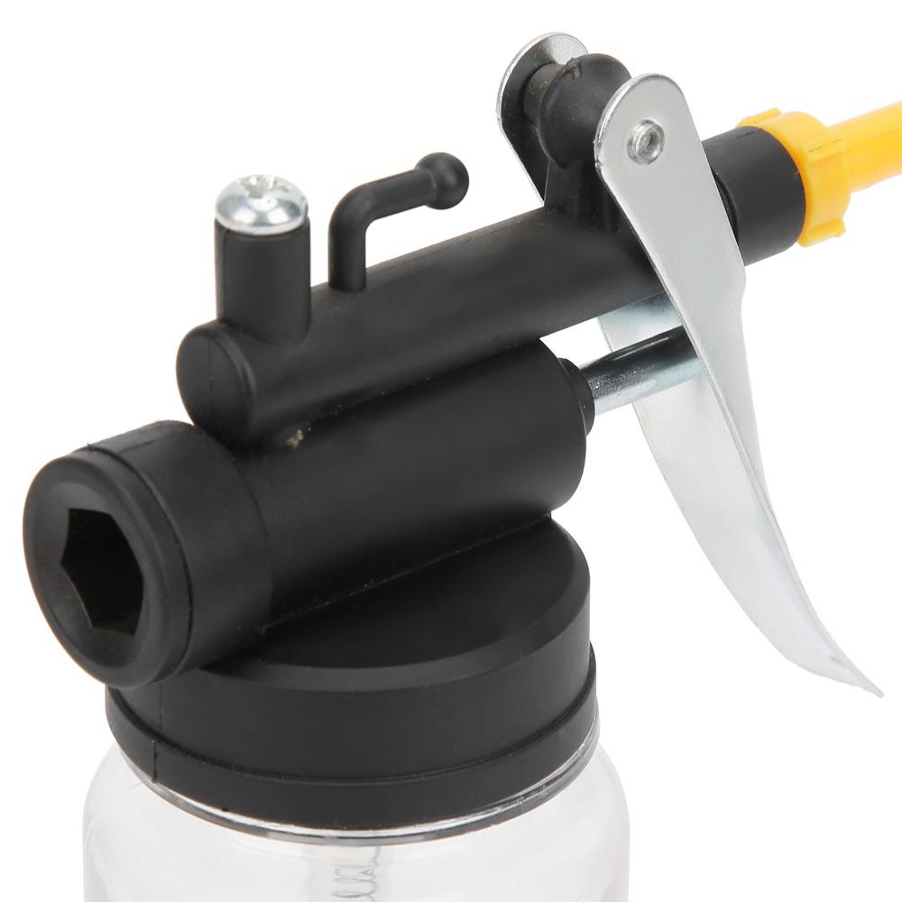 250ml Capacity High Pressure Oiler Short Tube Lubrication Oil Bottle Auto Maintenance