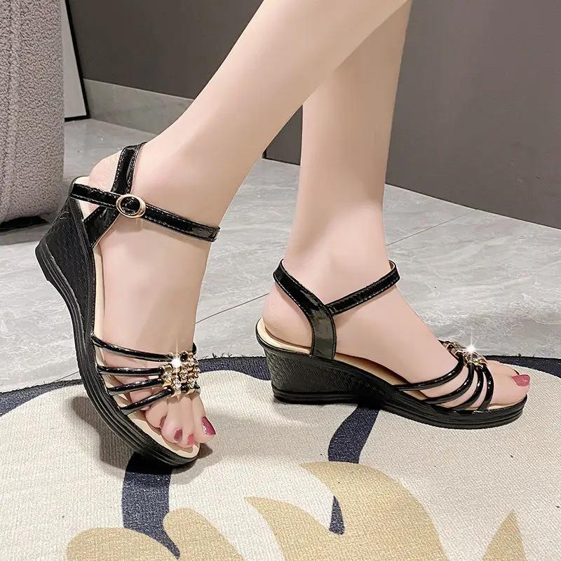 Fashion Outdoor Open Toe Woman Shoes New Breathable Fashion Summer 2025 Comfortable High Quality Offers Elegant Luxury Sandals for Women