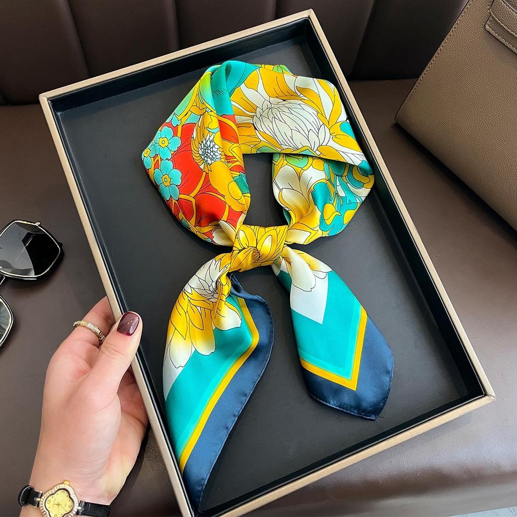 New Floral Print Neck Scarfs Women Elegantly Square Silk Scarf Fashion Hijab Female Neckerchief Summer Shawls Bag Ribbon Foulard