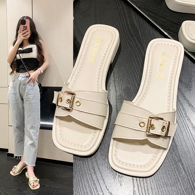 Летние новые тапочки 2024 года для женщин, шлепанцы, плоские пляжные тапочки, простые модные уличные тапочки для студентов