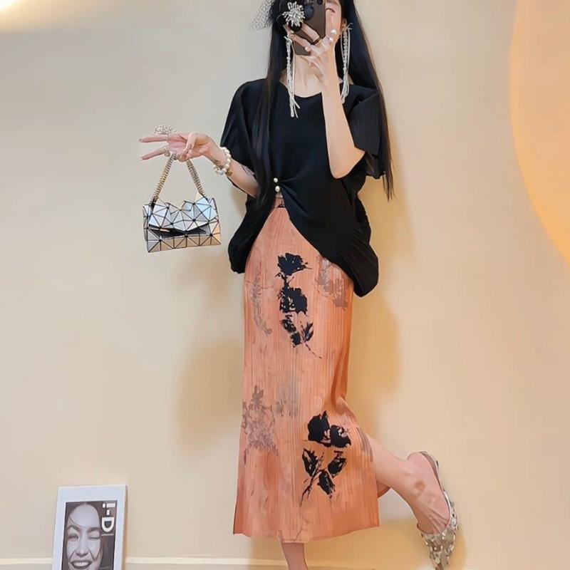 Элитный плиссированный костюм, полуюбка, топ со средними рукавами, повседневный и стильный комплект из двух предметов, новый летний стиль.