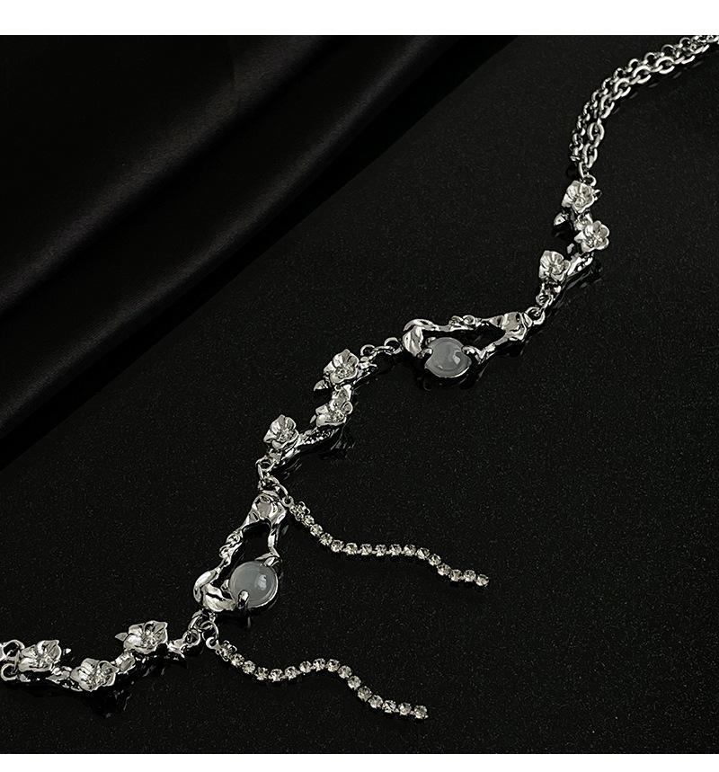 Нишевый дизайн, персонализированное ожерелье с кисточками в виде цветка виноградной лозы, женская легкая роскошь, ощущение высокого класса, вставка на шею в виде холодного ветра, цепочка с замком из кости