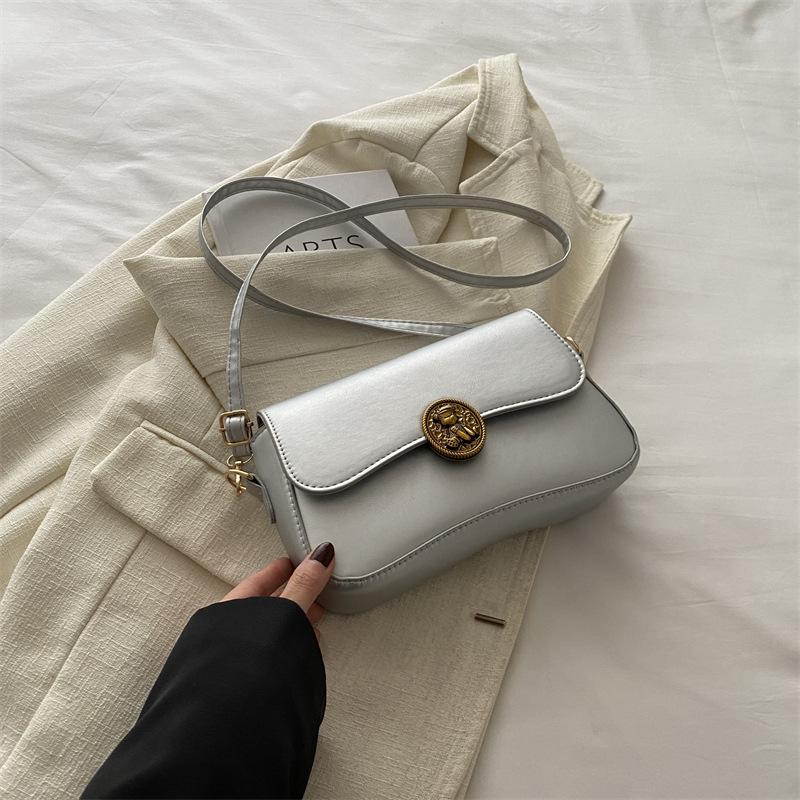 Простая и модная маленькая квадратная сумка, ретро-сумка большой вместимости на одно плечо с косым ремнем 2024 года, новая летняя сумка-ниша подмышкой