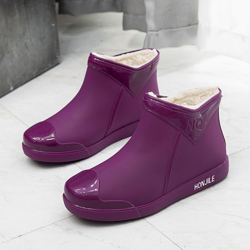 2024 Резиновые сапоги женские модные галоши фиолетовые теплые резиновые туфли на меховой подкладке женские мягкие ботильоны без застежек плюшевые резиновые сапоги