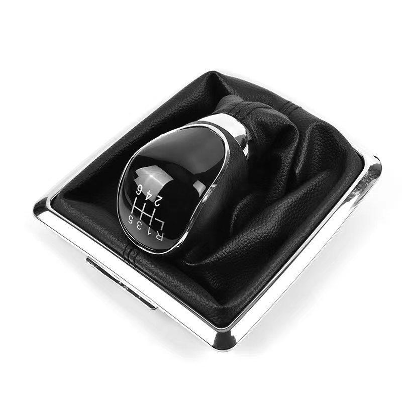 Черный пылезащитный чехол для рычага переключения передач механической коробки передач Ford Focus 5/6 - модель с большой рамой.