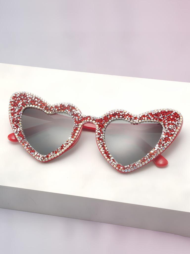 2026 Cute Diamond Encrusted Heart Style Women Sunglasses Trendy Female Sun Glasses Romantic Lady Light Luxury Gift KJ162