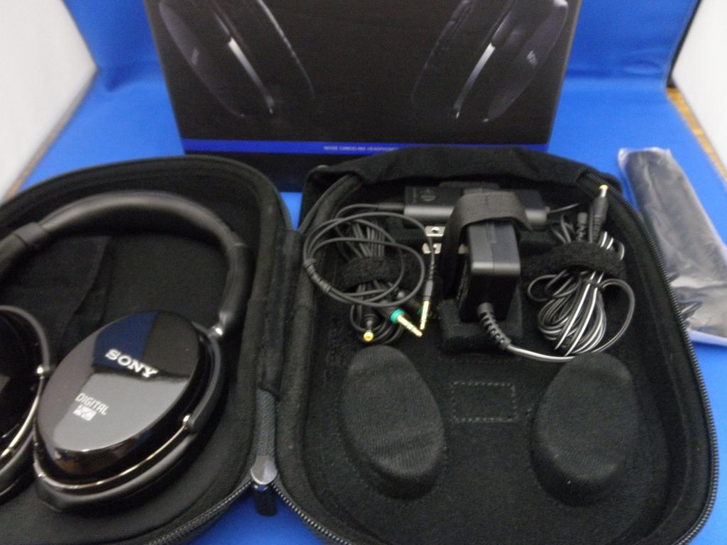 Sony Noise Canceling Headphones MDR-NC500D